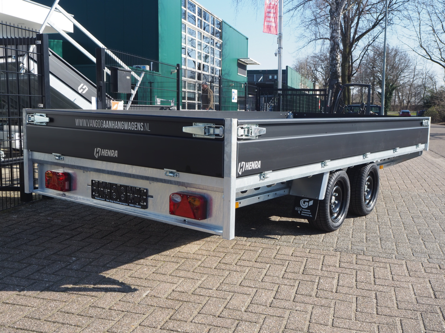 Henra plateauwagen 401x185 2700kg black label €3560 (6)