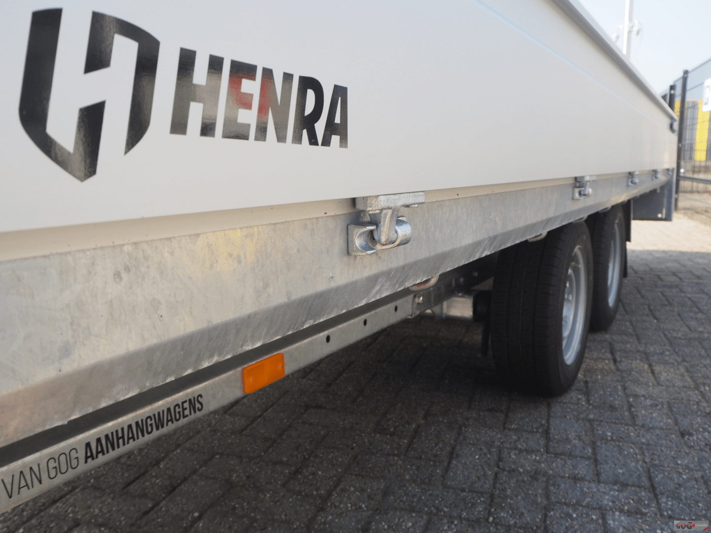 Henra plateauwagen 401x185 2700kg met sledes €2975,- voorraadnummer 12 (16)