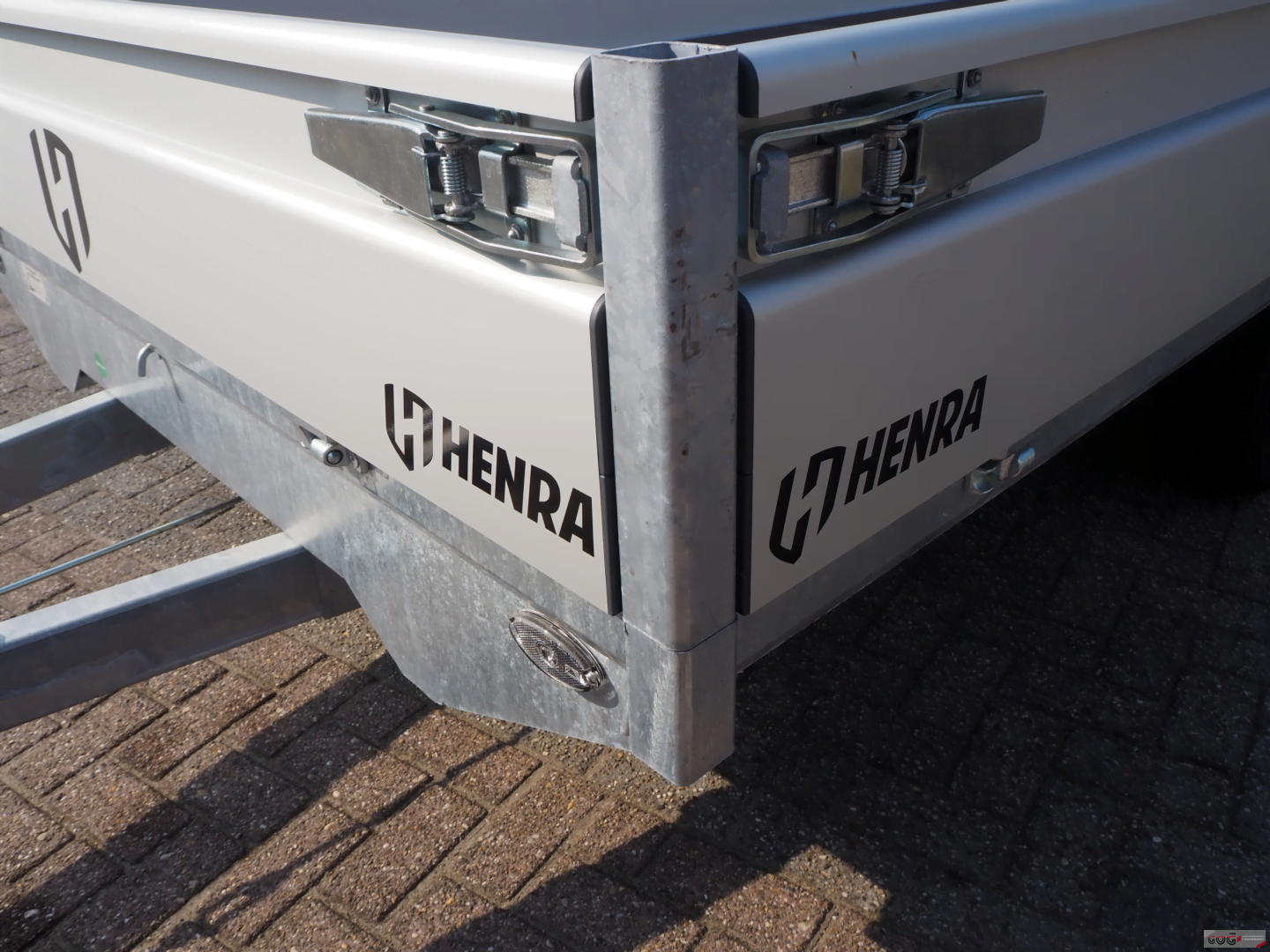 Henra plateauwagen 401x185 2700kg met sledes €2975,- voorraadnummer 12 (17)