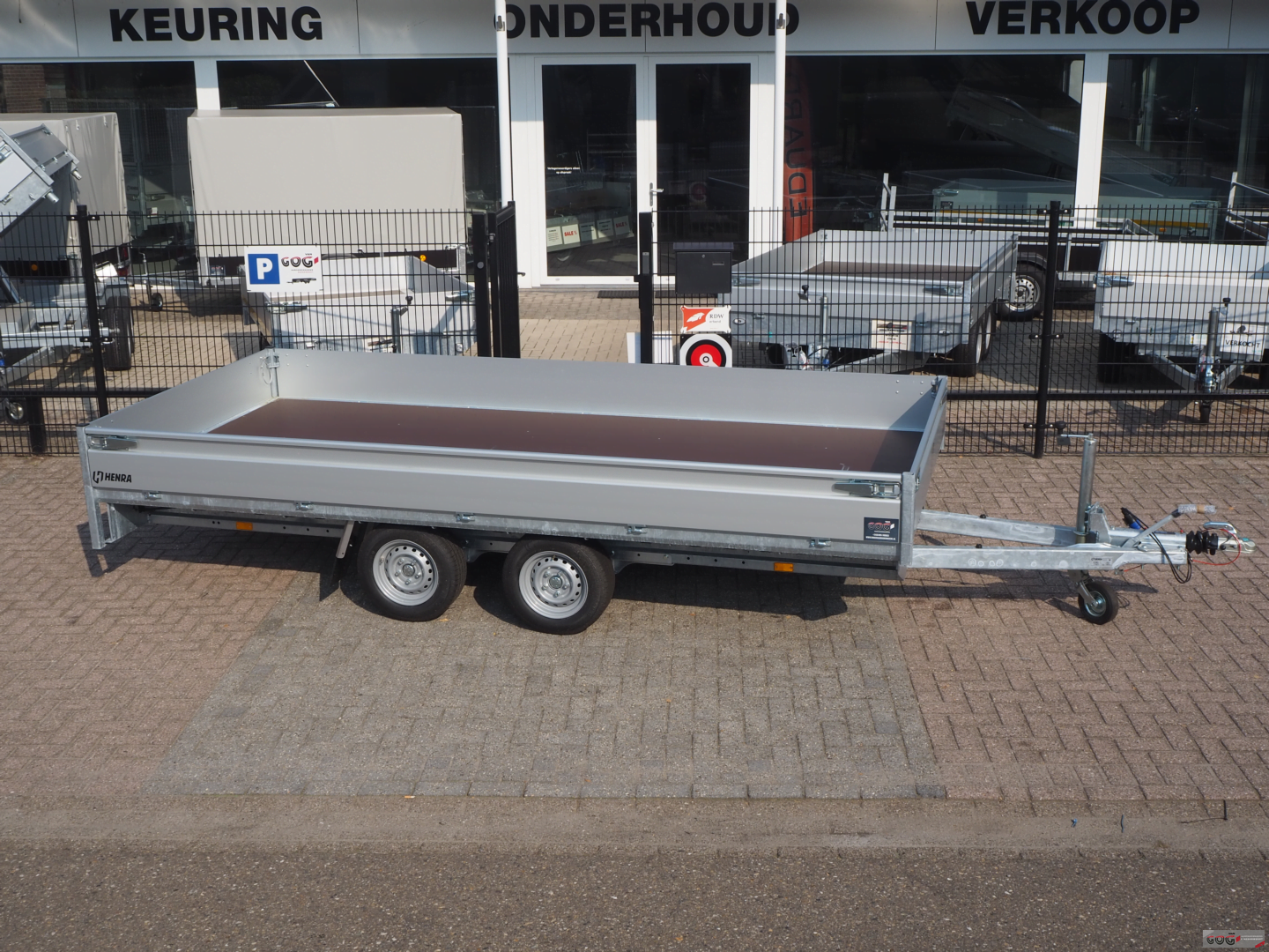 Henra plateauwagen 401x185 2700kg met sledes €2975,- voorraadnummer 12 (4)