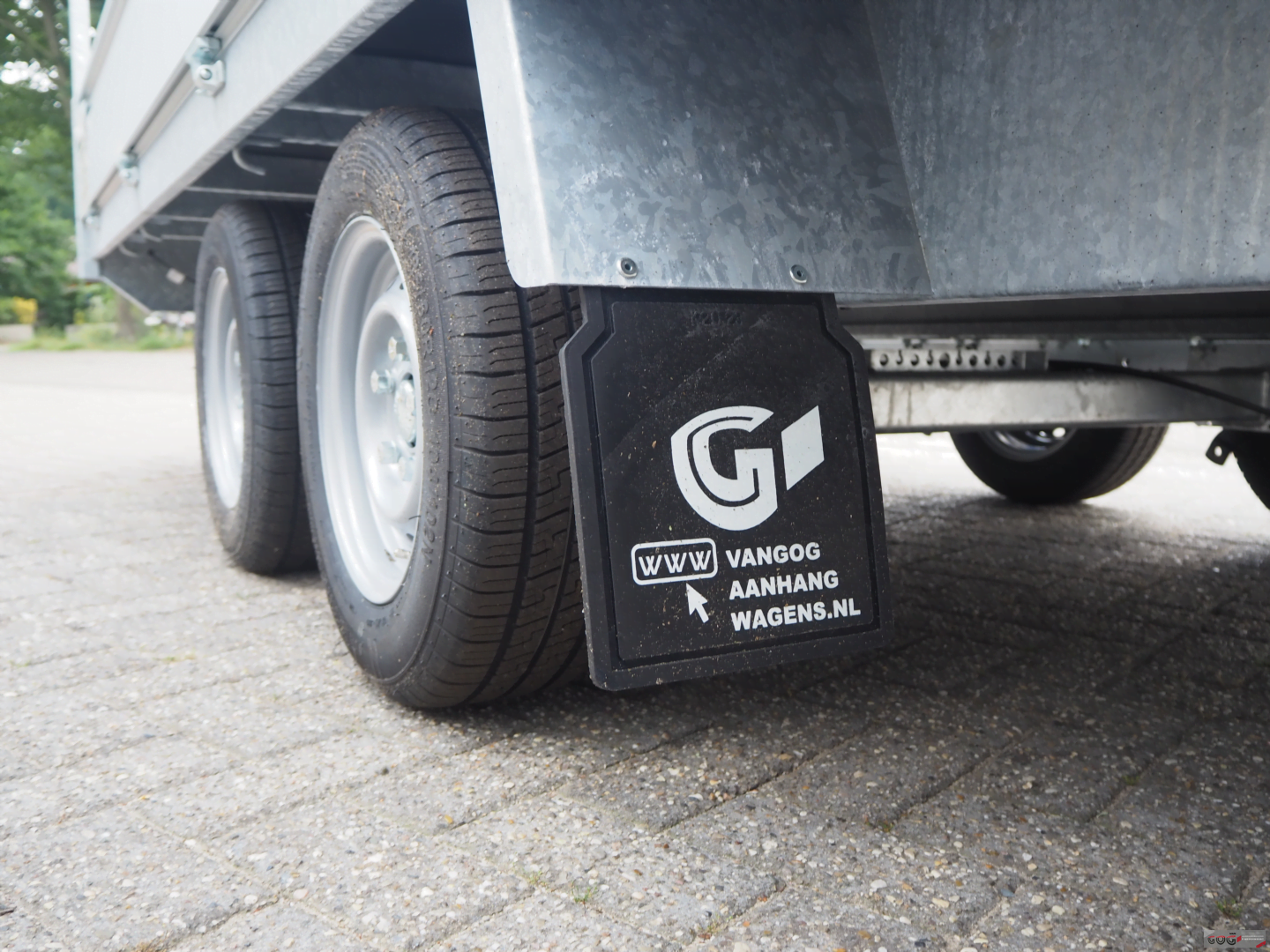 Henra plateauwagen 401x185 2700kg nieuw model zonder sledes (15)