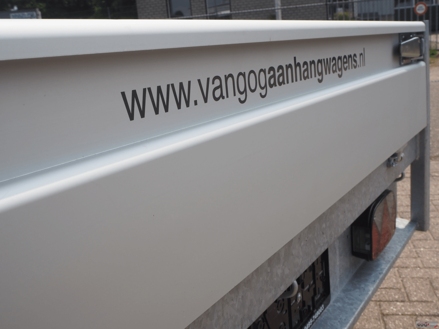 Henra plateauwagen 401x185 2700kg nieuw model zonder sledes (3)