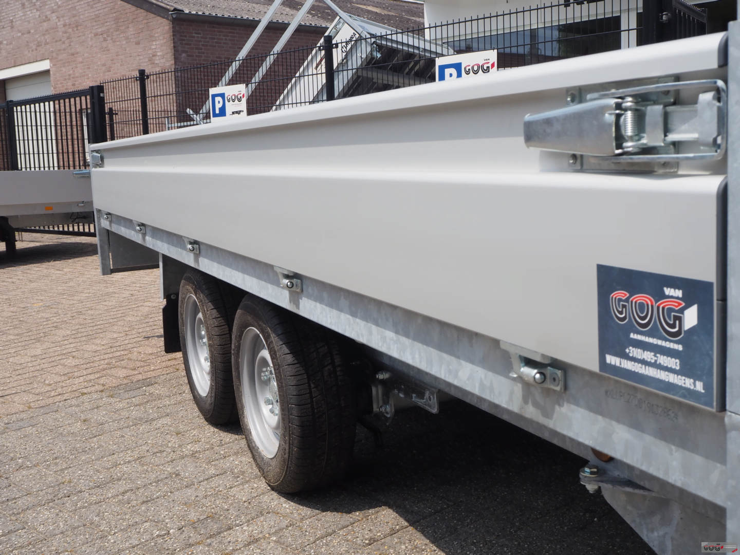 Henra plateauwagen 401x185 2700kg nieuw model zonder sledes (7)