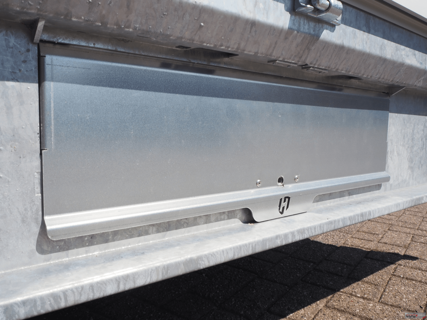 Henra plateauwagen 401x202 2700kg met oprijplaatsledes €3065 voorraadnummer 8 (13)