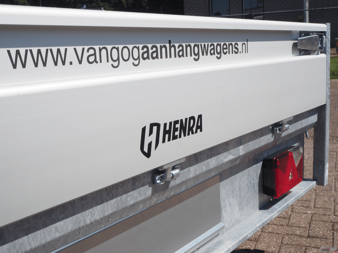 Henra plateauwagen 401x202 2700kg met oprijplaatsledes €3065 voorraadnummer 8 (15)