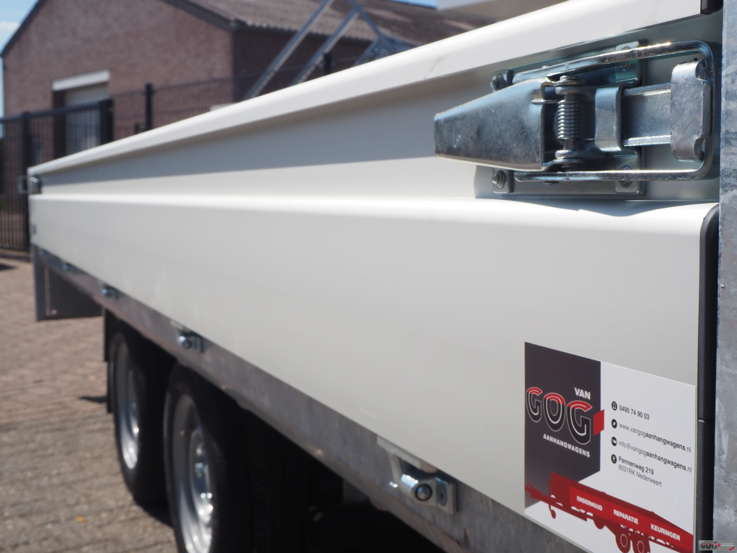 Henra plateauwagen 401x202 2700kg met oprijplaatsledes €3065 voorraadnummer 8 (18)