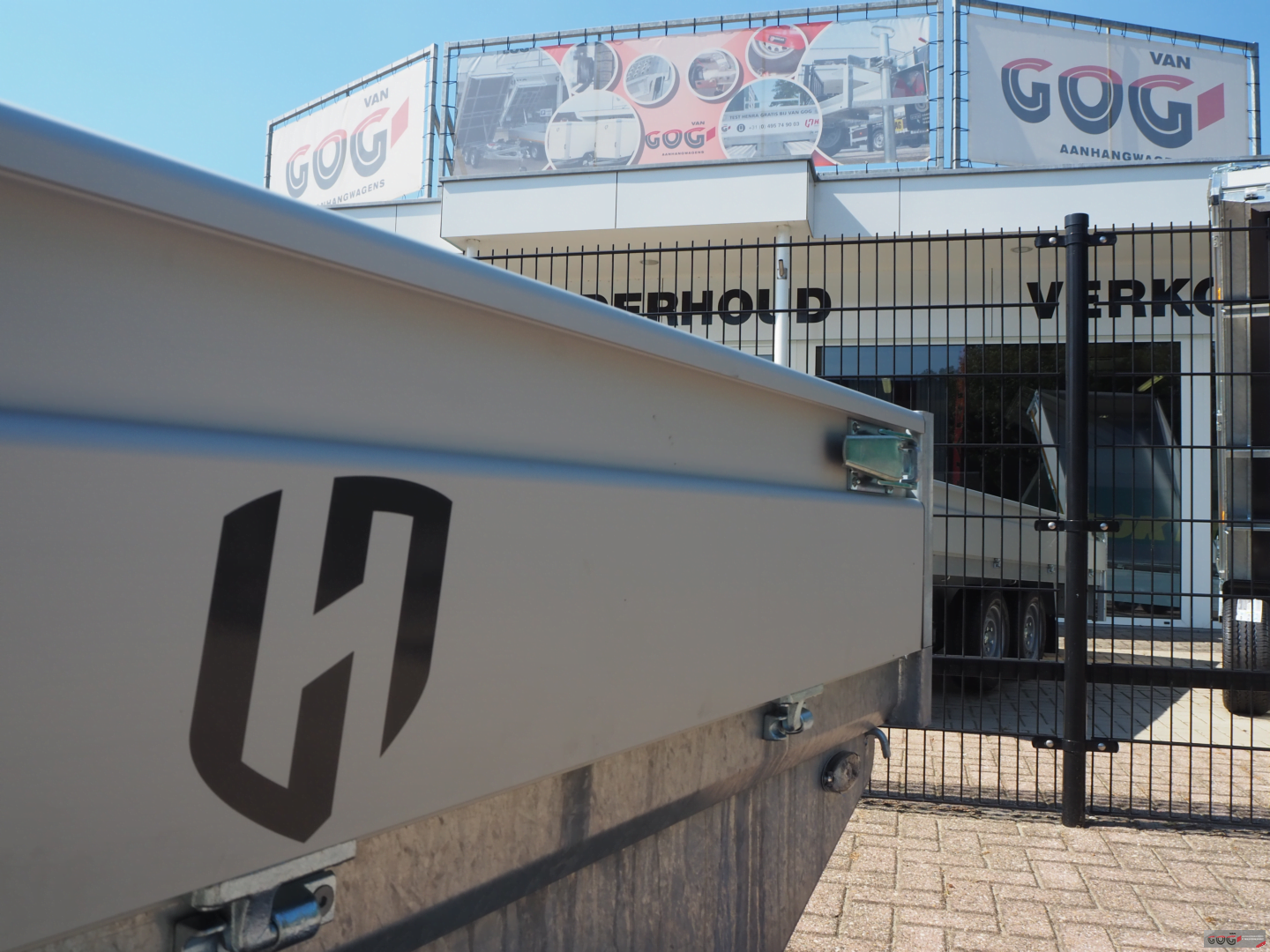 Henra plateauwagen 401x202 2700kg met oprijplaatsledes €3065 voorraadnummer 8 (7)
