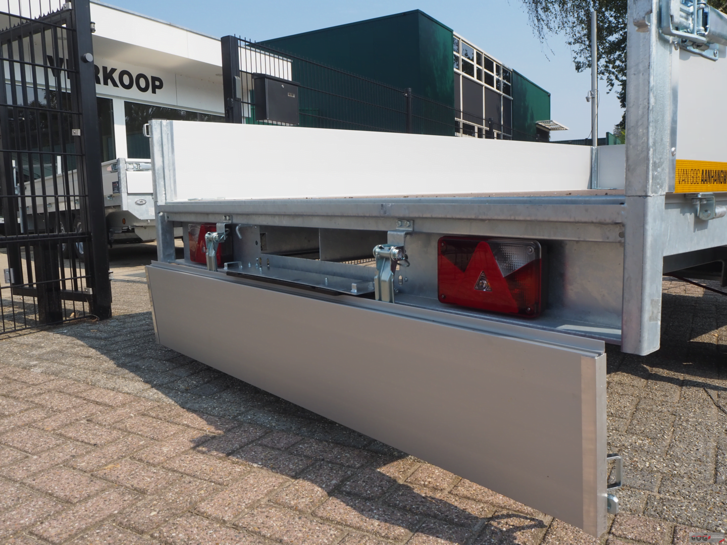Eduard plateauwagen multitransporter 310x180 1500kg met sledes (zonder oprijplaten) €,- voorraadnummer 18 (1)