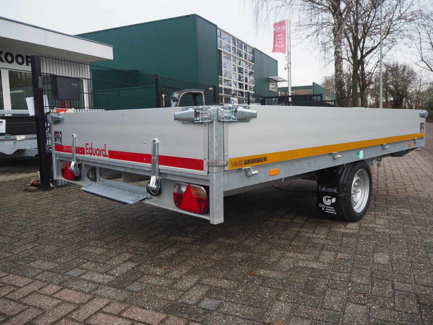 Eduard plateauwagen multitransporter 330x180 1500kg 56cm oprijplaatsledes €2350 voorraadnummer 151 (4)