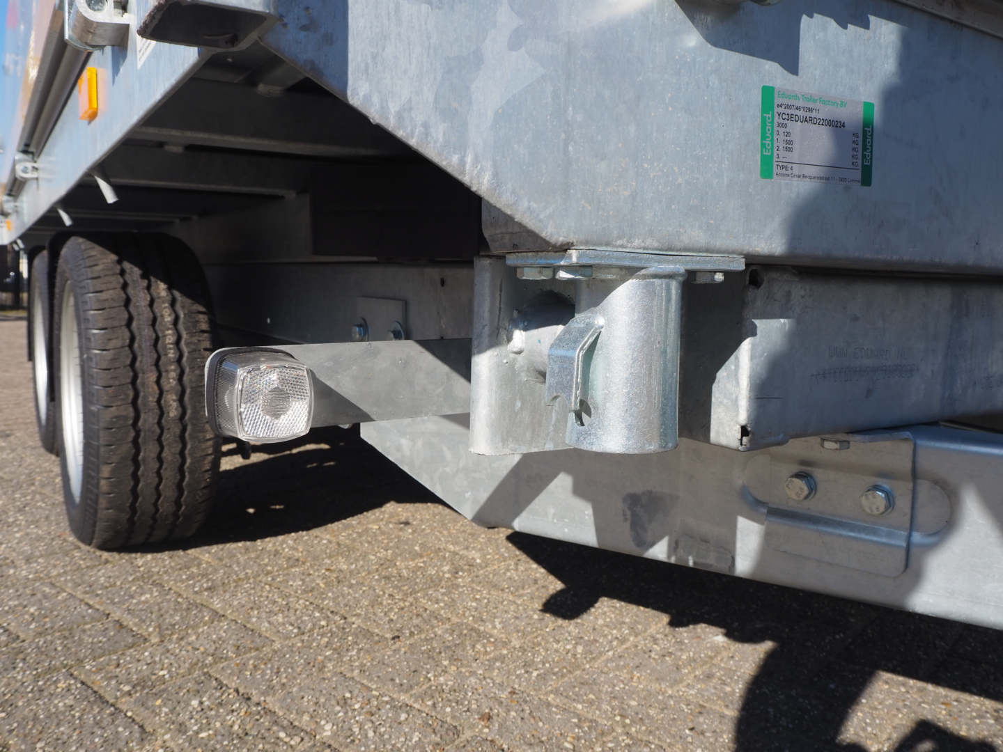 B-keuze Eduard 3-zijdige kipper 330x180 sledes (zonder oprijplaten) handpomp €4400 (4)