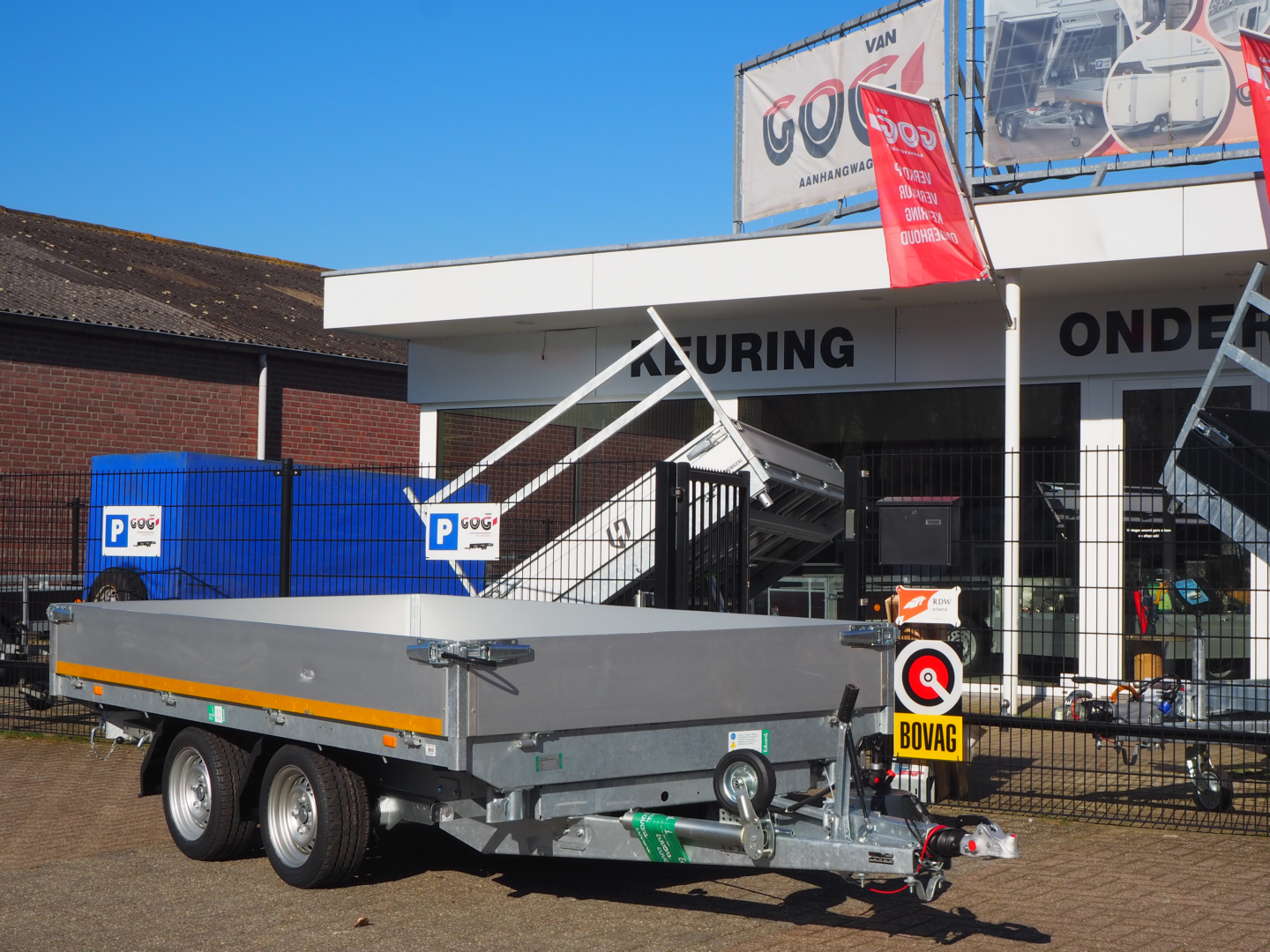 B-keuze Eduard 3-zijdige kipper 330x180 sledes (zonder oprijplaten) handpomp €4400 (8)