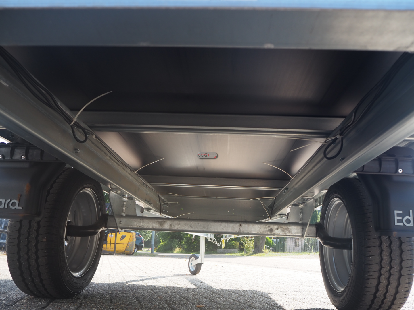 Eduard plateauwagen 230x145 750kg lvh 63cm enkelasser incl. neuswiel €1190,- excl. 21%BTW voorraadnummer 51 (11)