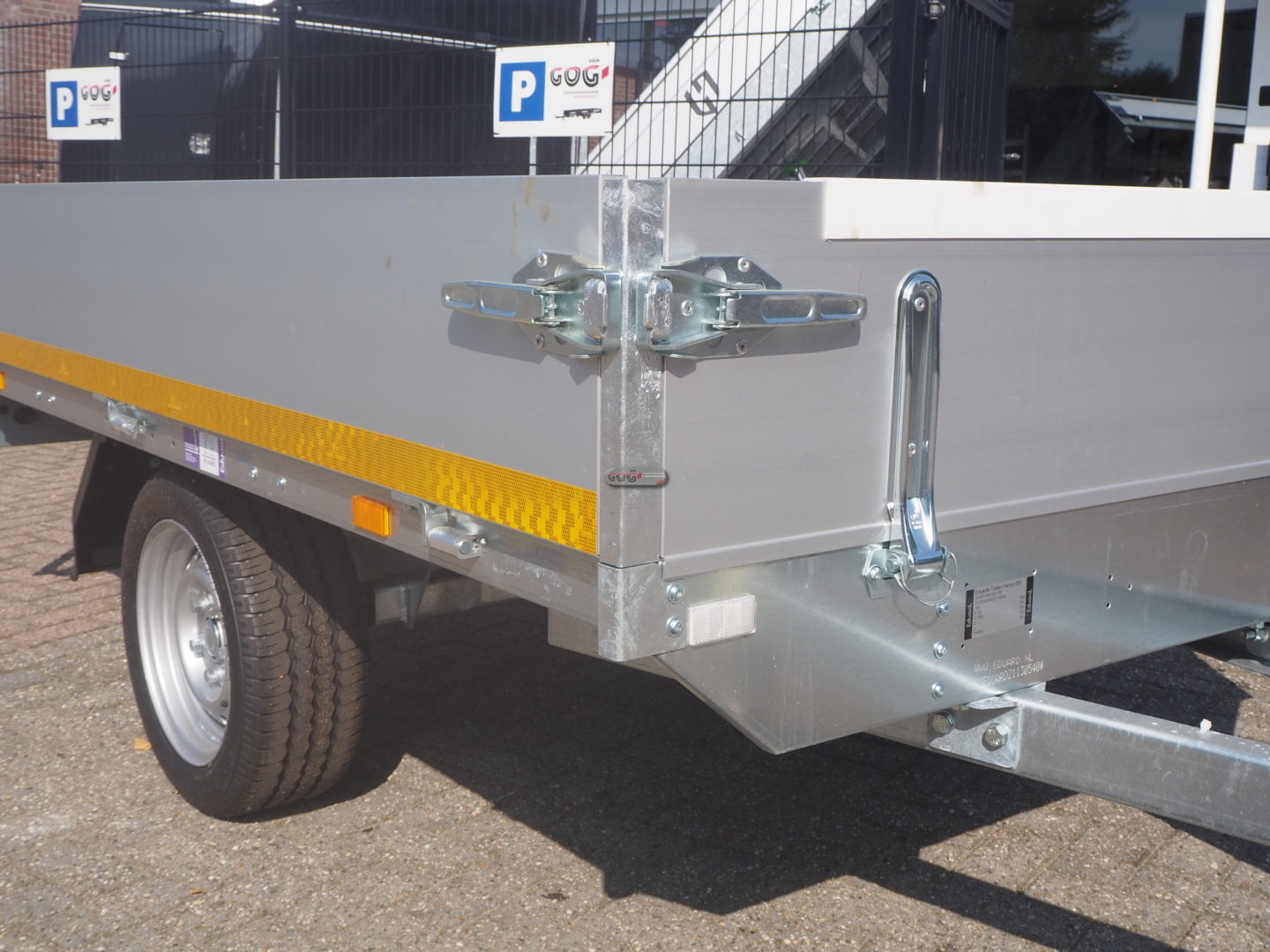 Eduard plateauwagen 230x145 750kg lvh 63cm enkelasser incl. neuswiel €1190,- excl. 21%BTW voorraadnummer 51 (7)