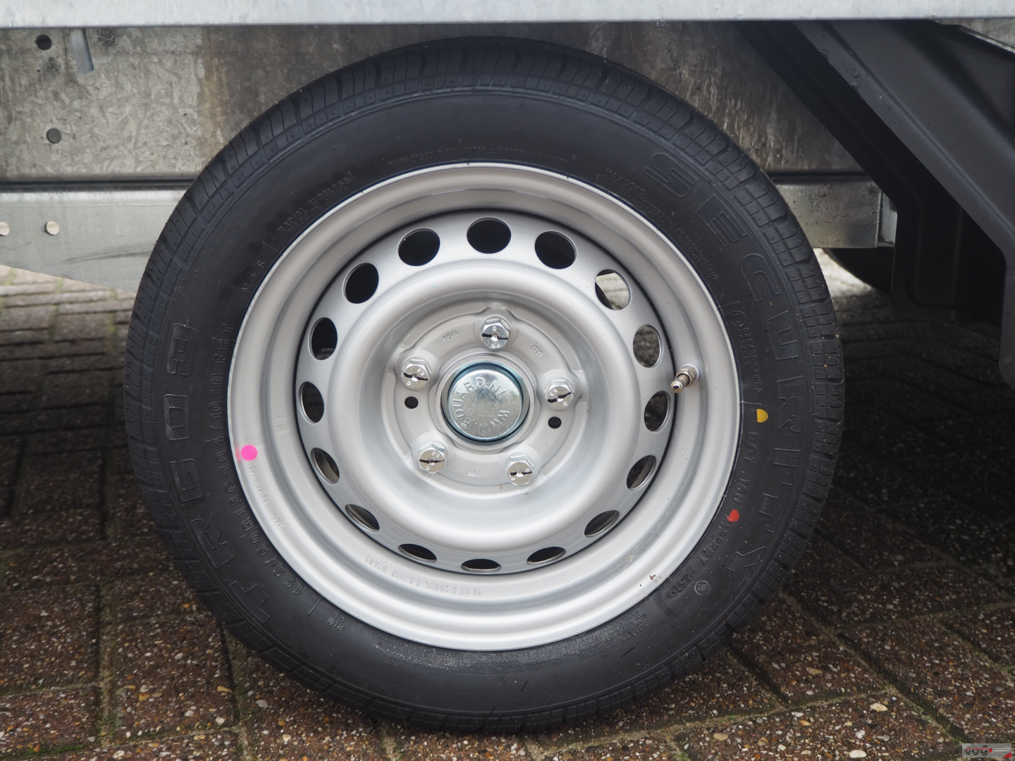 Eduard plateauwagen 406x180 2700kg lvh63cm €2225 ex. btw voorraadnummer 14 (2)